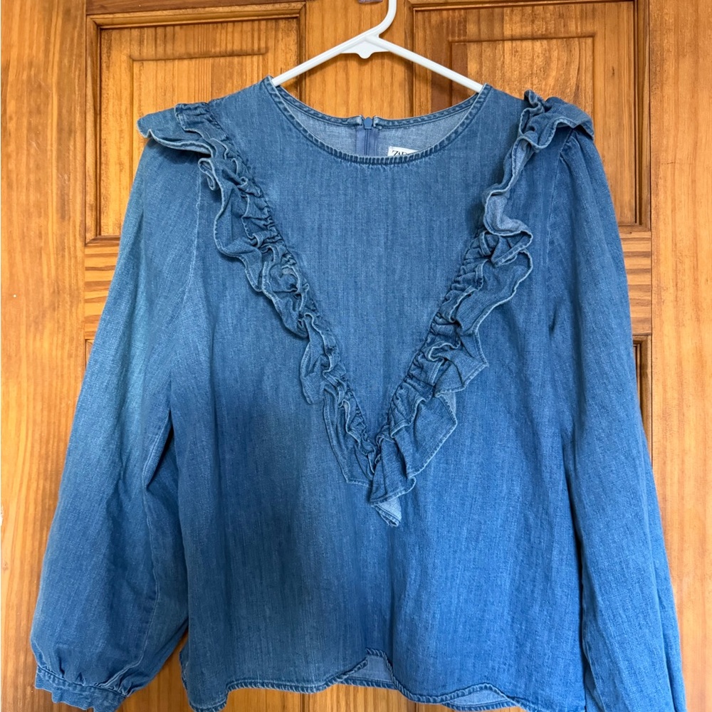 Zara chambray/Denim Blouse - Picture 2 of 10